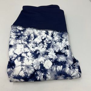 Torrid Active womens 0 blue white tie-dye capri leggings
